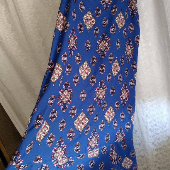 Pretty Spring Dress - Picture 3 of 9